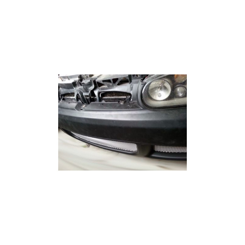 Предна броня за Golf 4 - R32 Дизайн с метални решетки - Jom